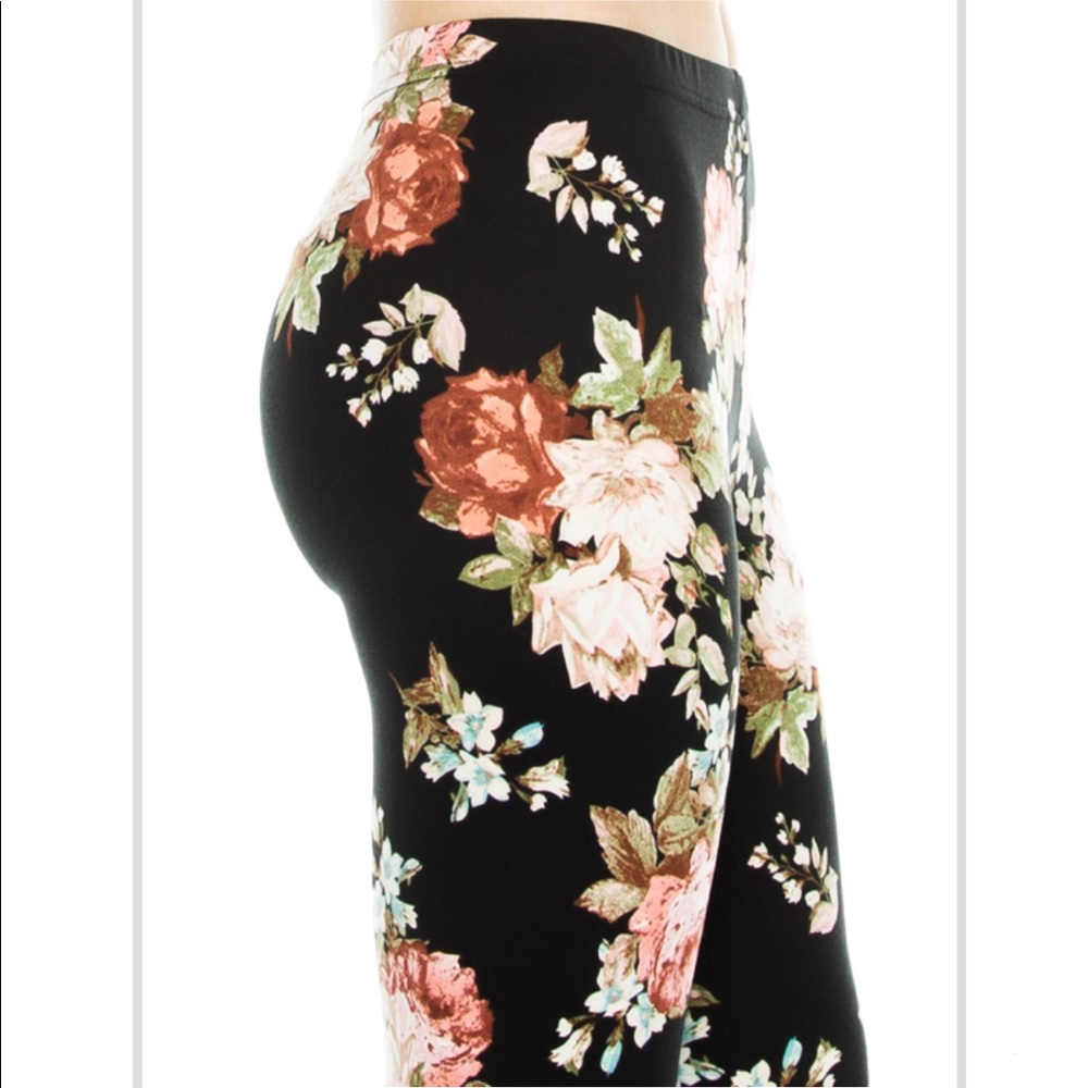 1 LEFT! Gorgeous Floral Leggings - Picture 2 of 3