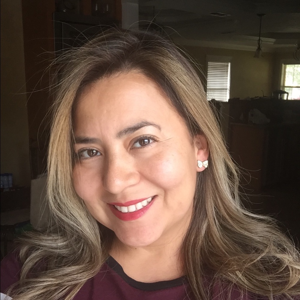 Meet your Posher, Rebeca