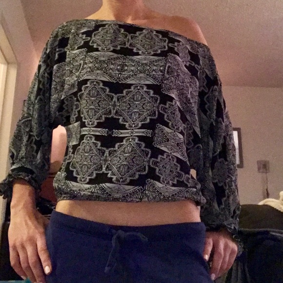 Flynn Skye Off the Shoulder Top - Picture 2 of 2