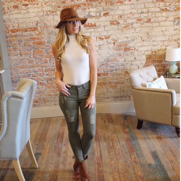 Olive distressed skinny jean - Picture 5 of 8