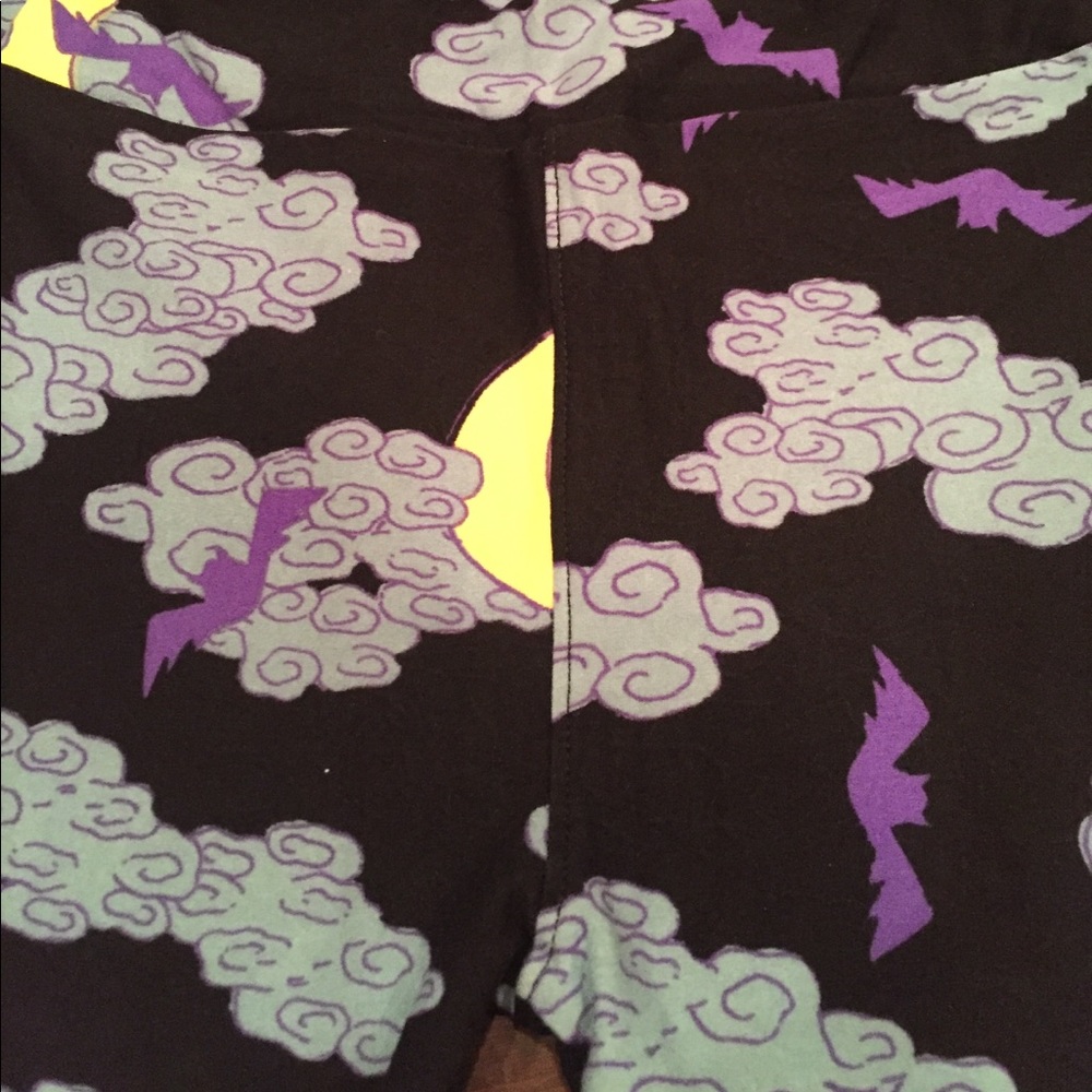 Lularoe L/XL nighttime bat leggings!