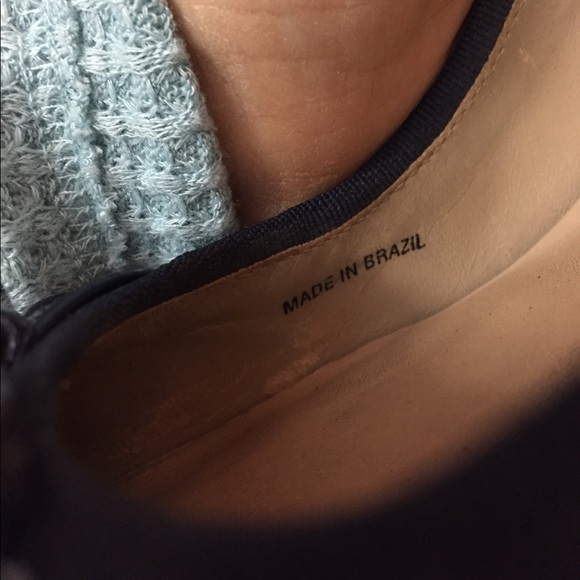 Pour La Victoire navy blue pumps 5” heel 2” toe - Picture 6 of 8