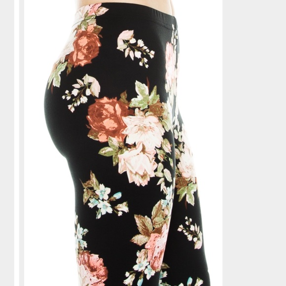 🚨1 Lg LEFT Distressed Curved Hem Knit Sweater - Picture 4 of 7