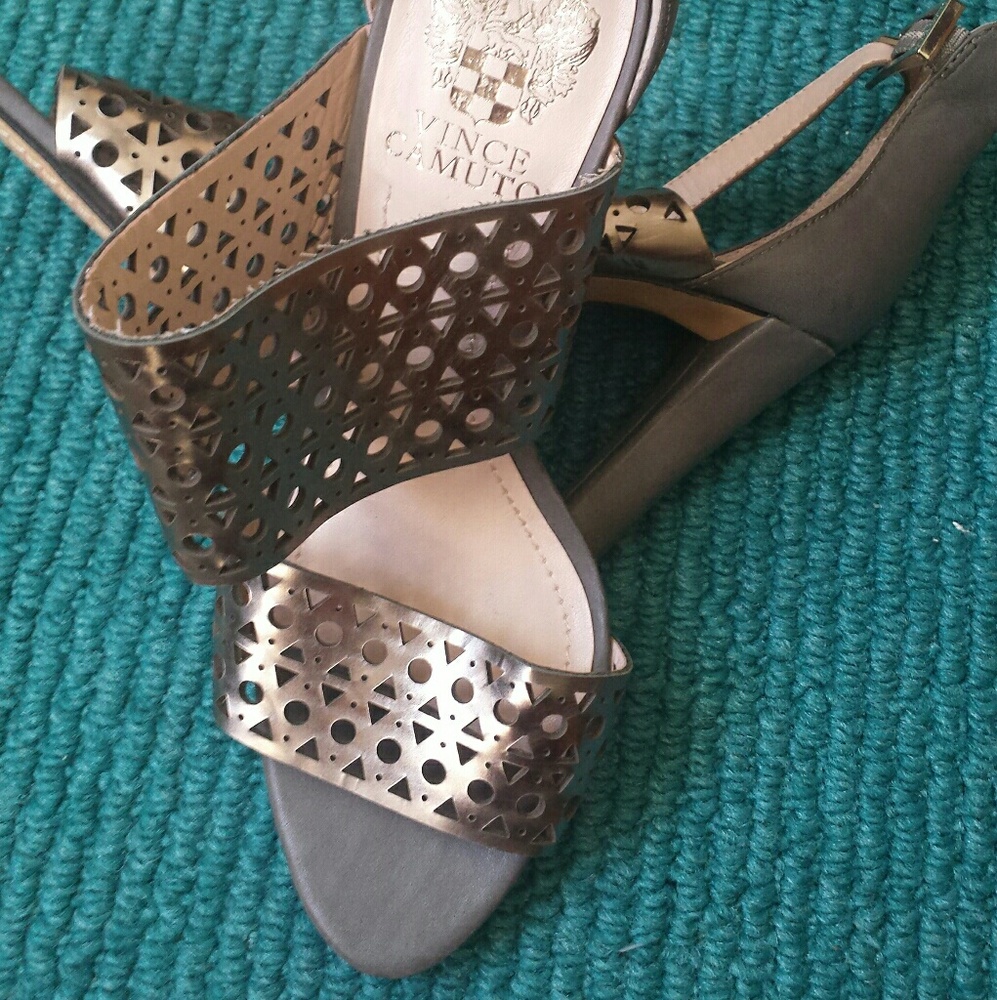 Heels - Picture 3 of 7