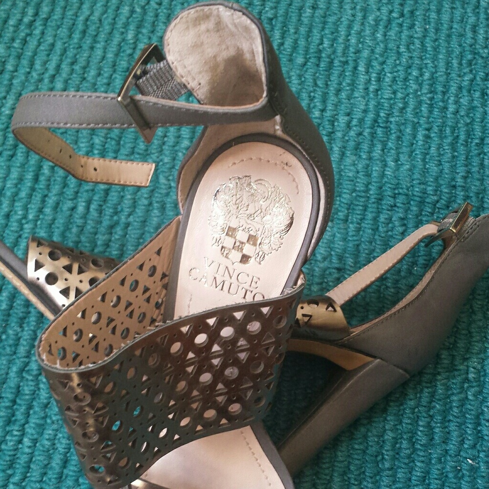 Heels - Picture 7 of 7