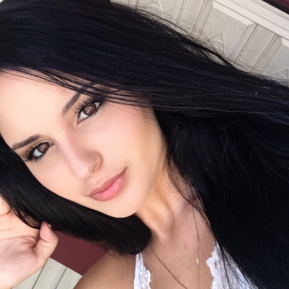 Meet your Posher, Brenda - Picture 1 of 1