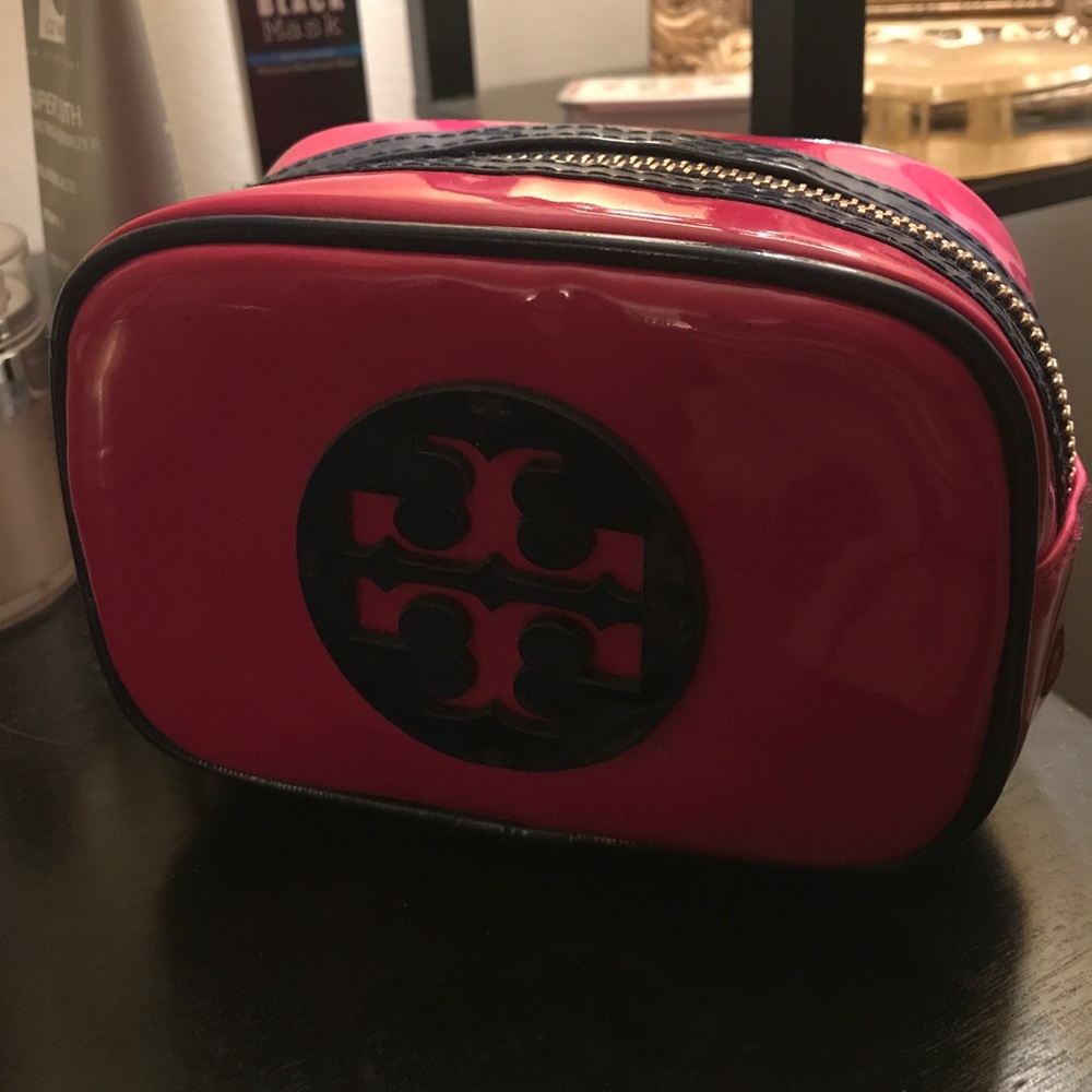 Tory burch cosmetic case