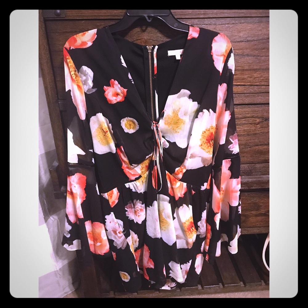 Gianni Bini Floral Romper✨🖤