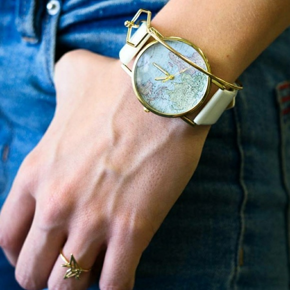 Dainty Hexagon Bracelet - Picture 2 of 5