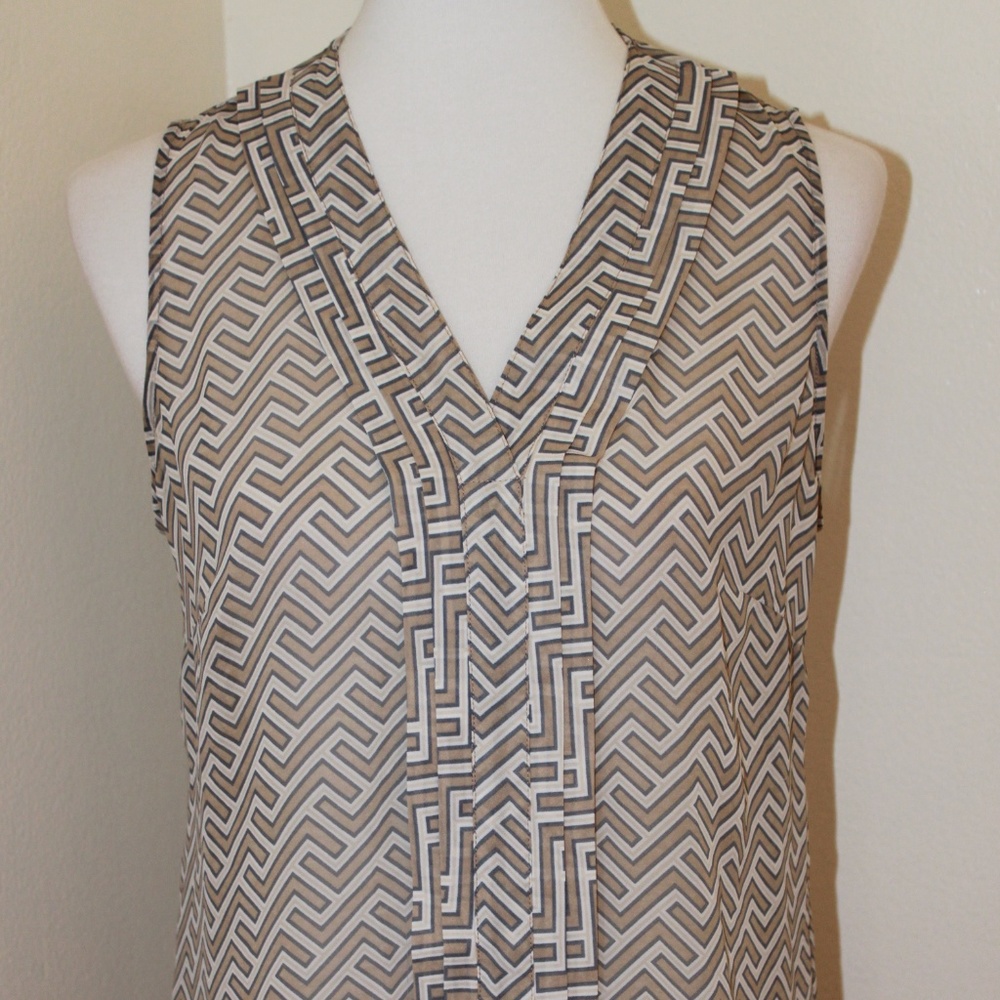 Banana Republic Geometric Sleeveless Shirt Small