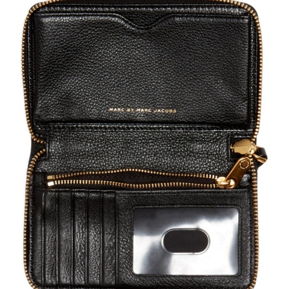 ✨NEW✨ Marc Jacobs Black Q Wingman Leather Wristlet - Picture 2 of 7