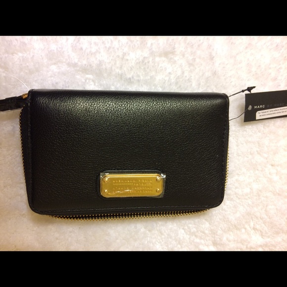 ✨NEW✨ Marc Jacobs Black Q Wingman Leather Wristlet - Picture 4 of 7