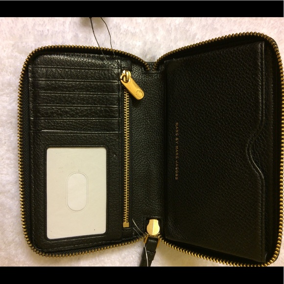 ✨NEW✨ Marc Jacobs Black Q Wingman Leather Wristlet - Picture 6 of 7