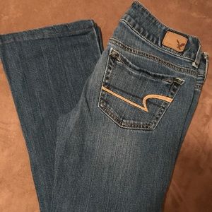Woman's American Eagle jeans