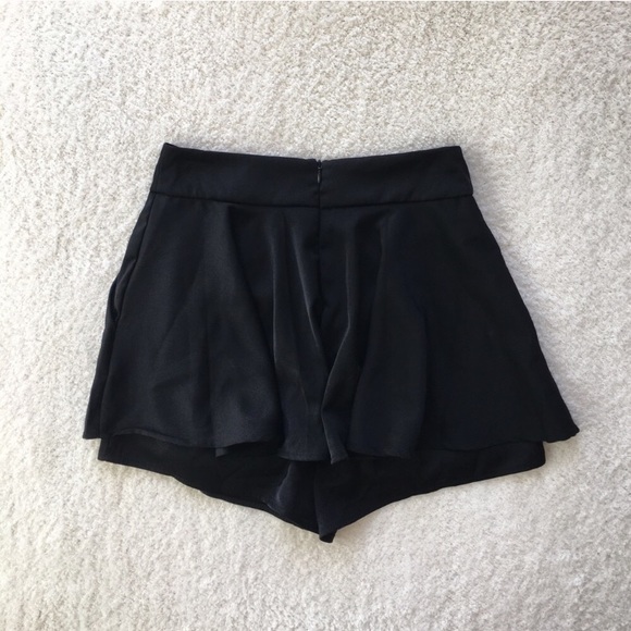 LF Paper Heart Skort - Picture 2 of 3