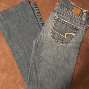 Woman's American Eagle jeans