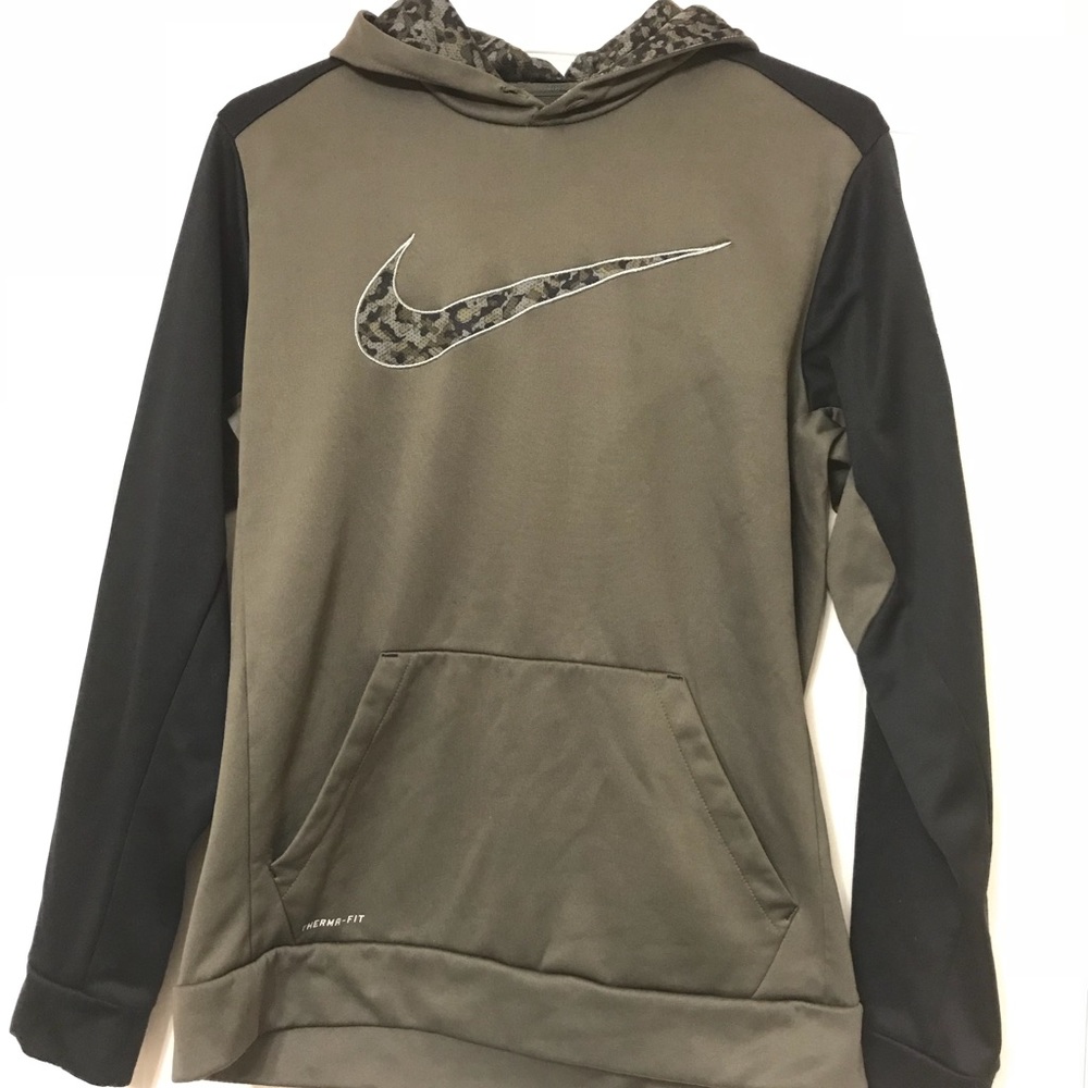 NIKE CAMO THERMA FIT HOODIE