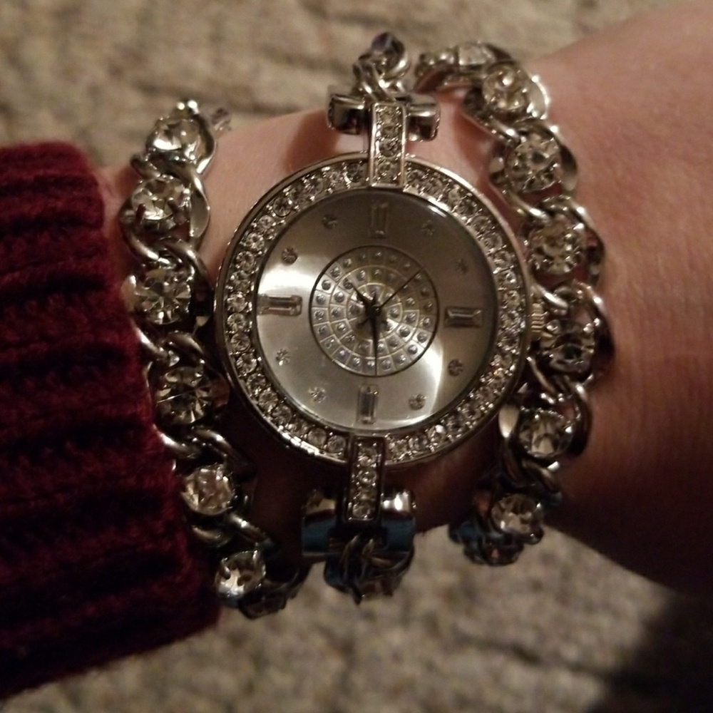 BKE wrap around watch