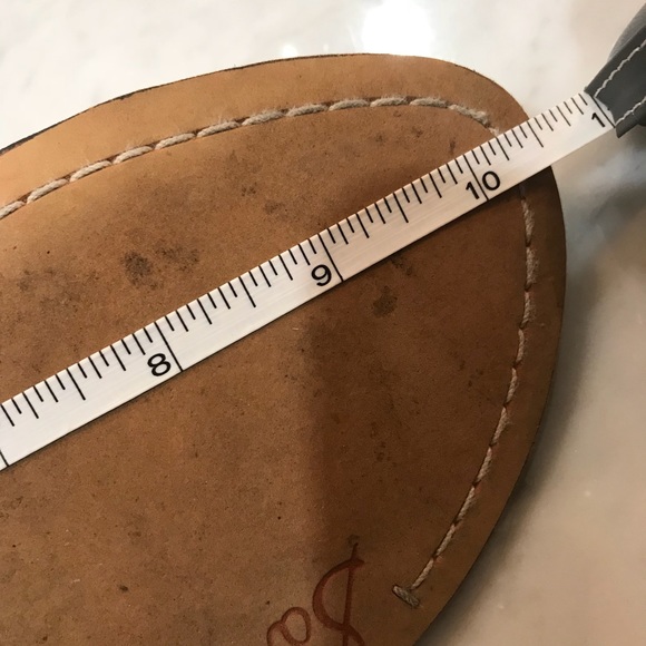 Meet your Posher, Jenny - Picture 2 of 3