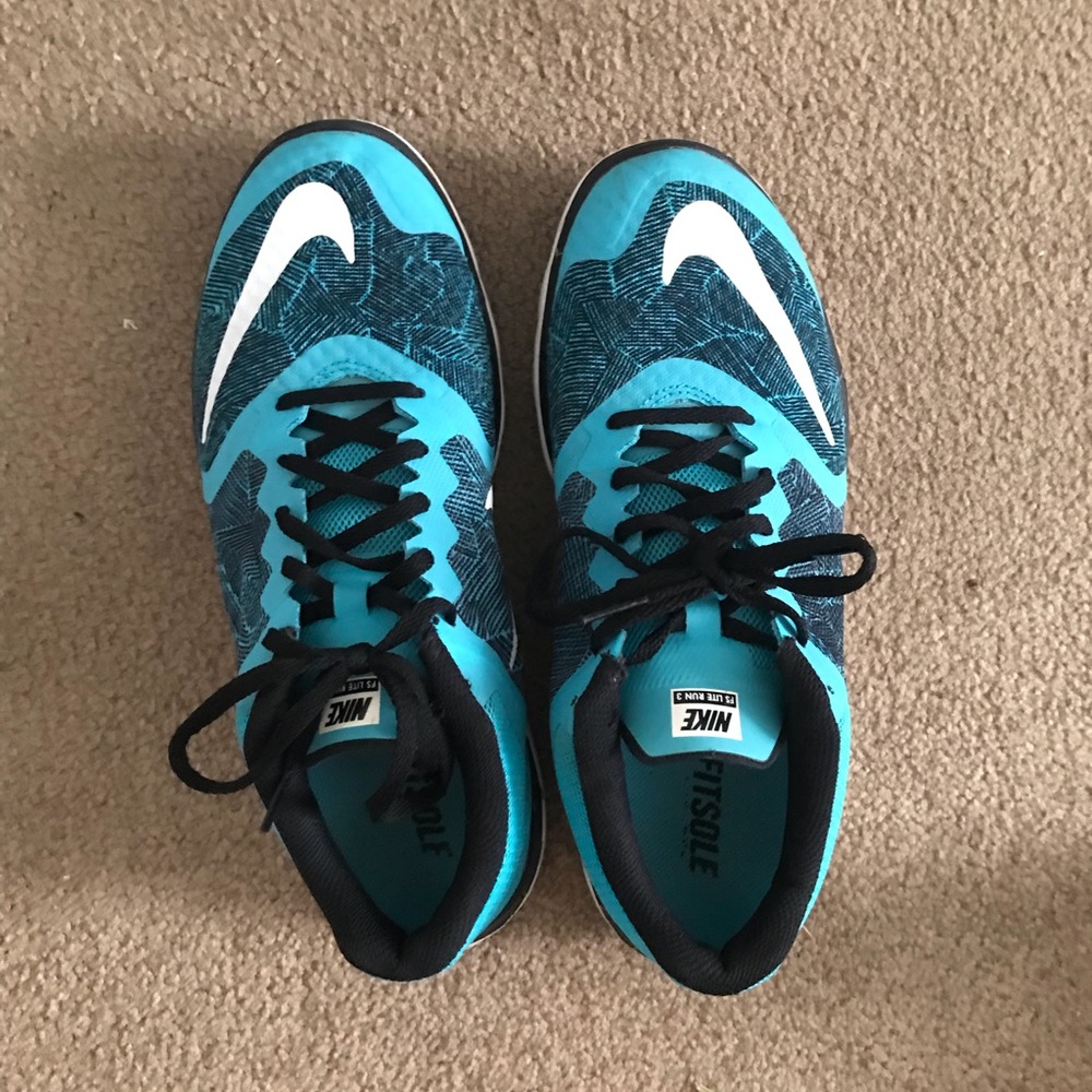 Nike Tennis Shoes