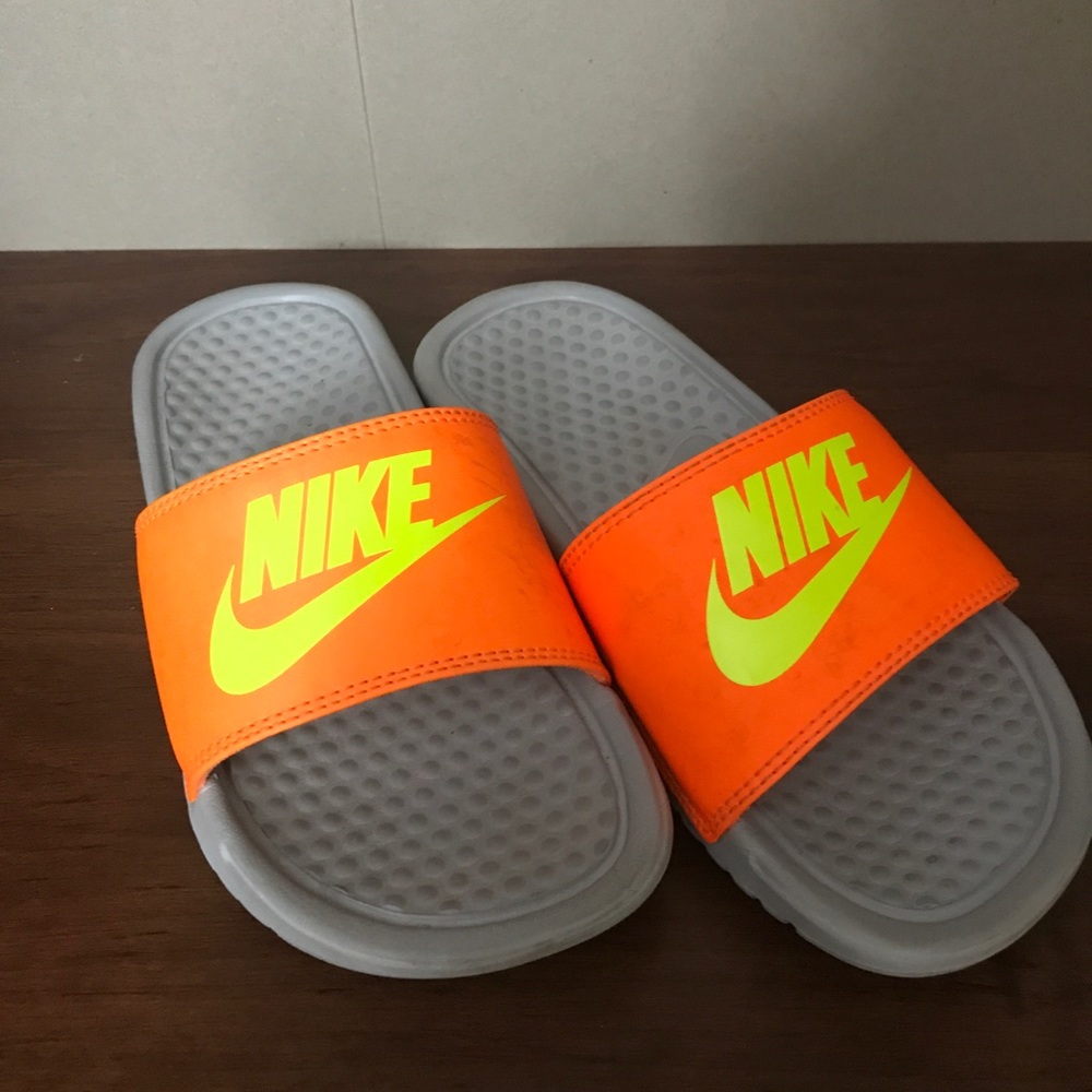 NIKE Slides. Comfortable shoe in good condition.