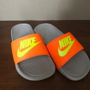 NIKE Slides. Comfortable shoe in good condition.