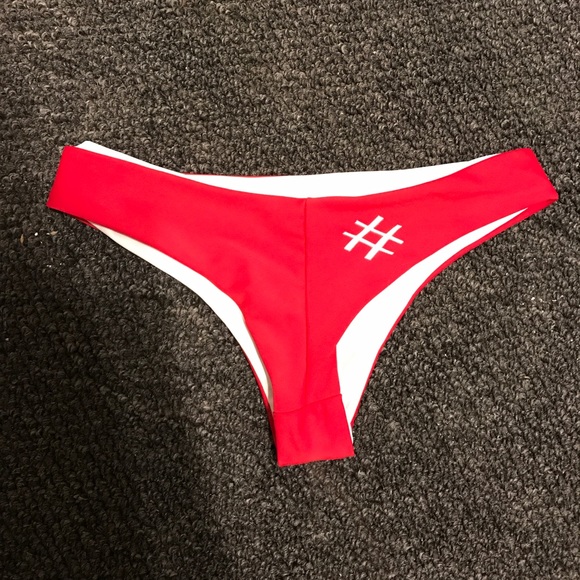 ❌SOLD❌Red/white reversible bottoms - Picture 2 of 2