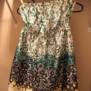 Woman's strapless stress