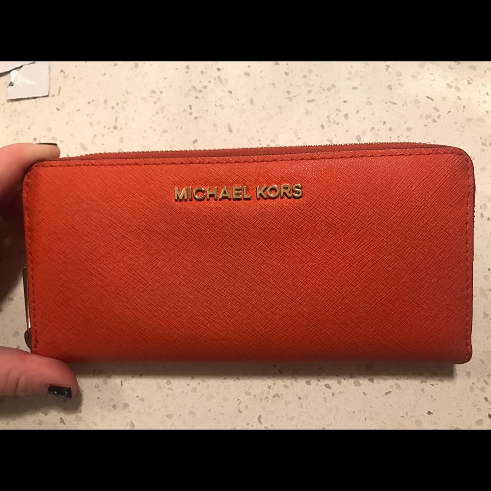 MICHAEL KORS Continental Zip Around Wallet