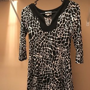 Woman's dress- quarter length sleeve