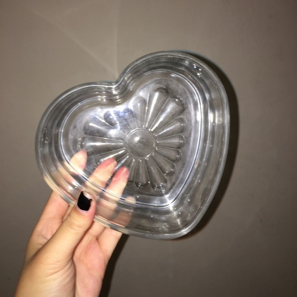heart shaped glass container - Picture 1 of 1