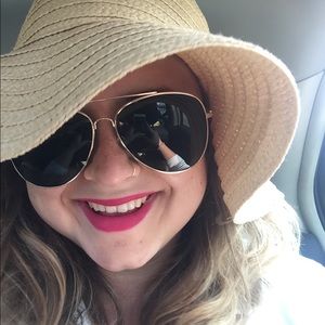 Meet your Posher, Mackenzie