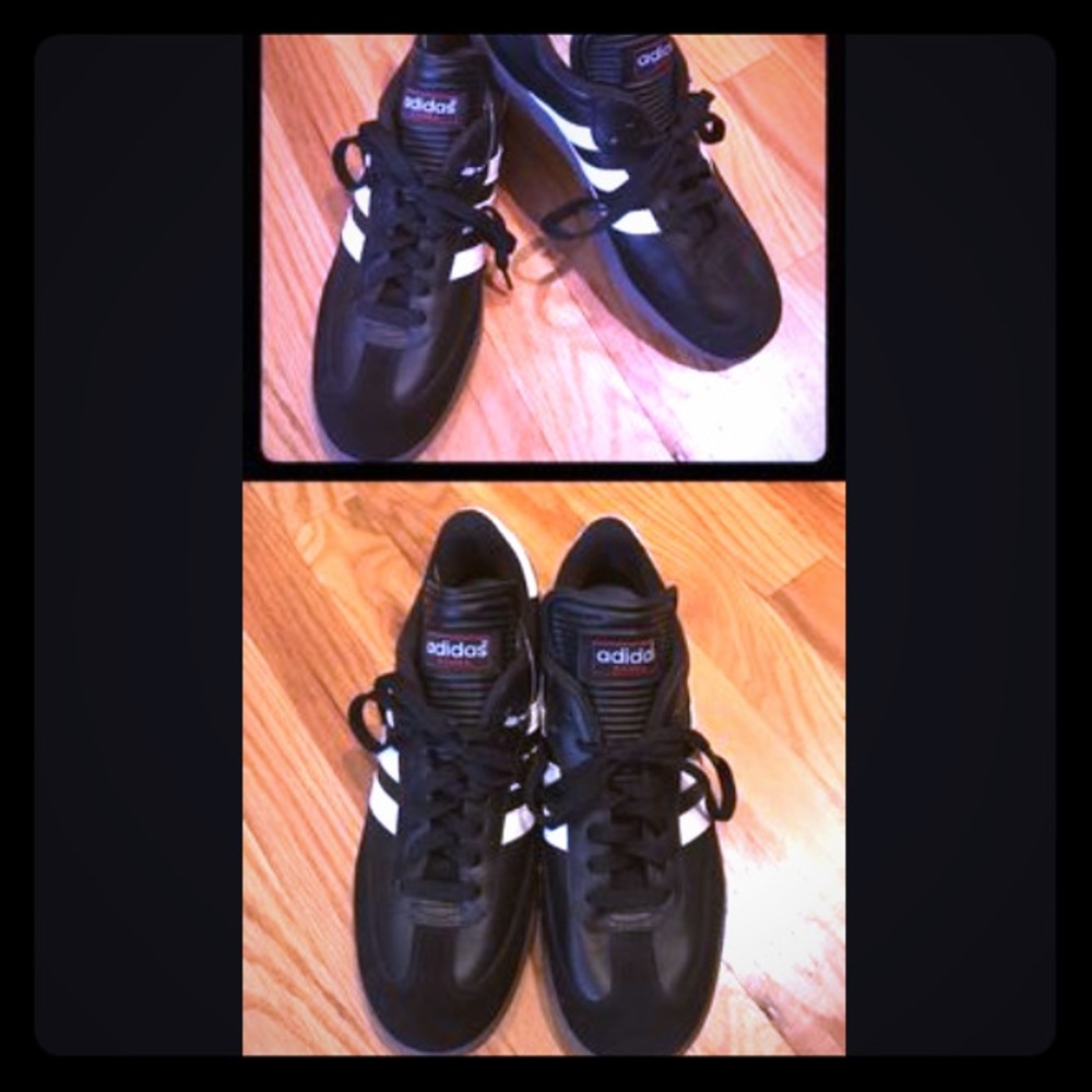 Price dropped to sell! Adidas Sambas size 12 NWOB