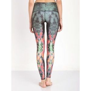 💚teeki eagle feather green hot pant💚