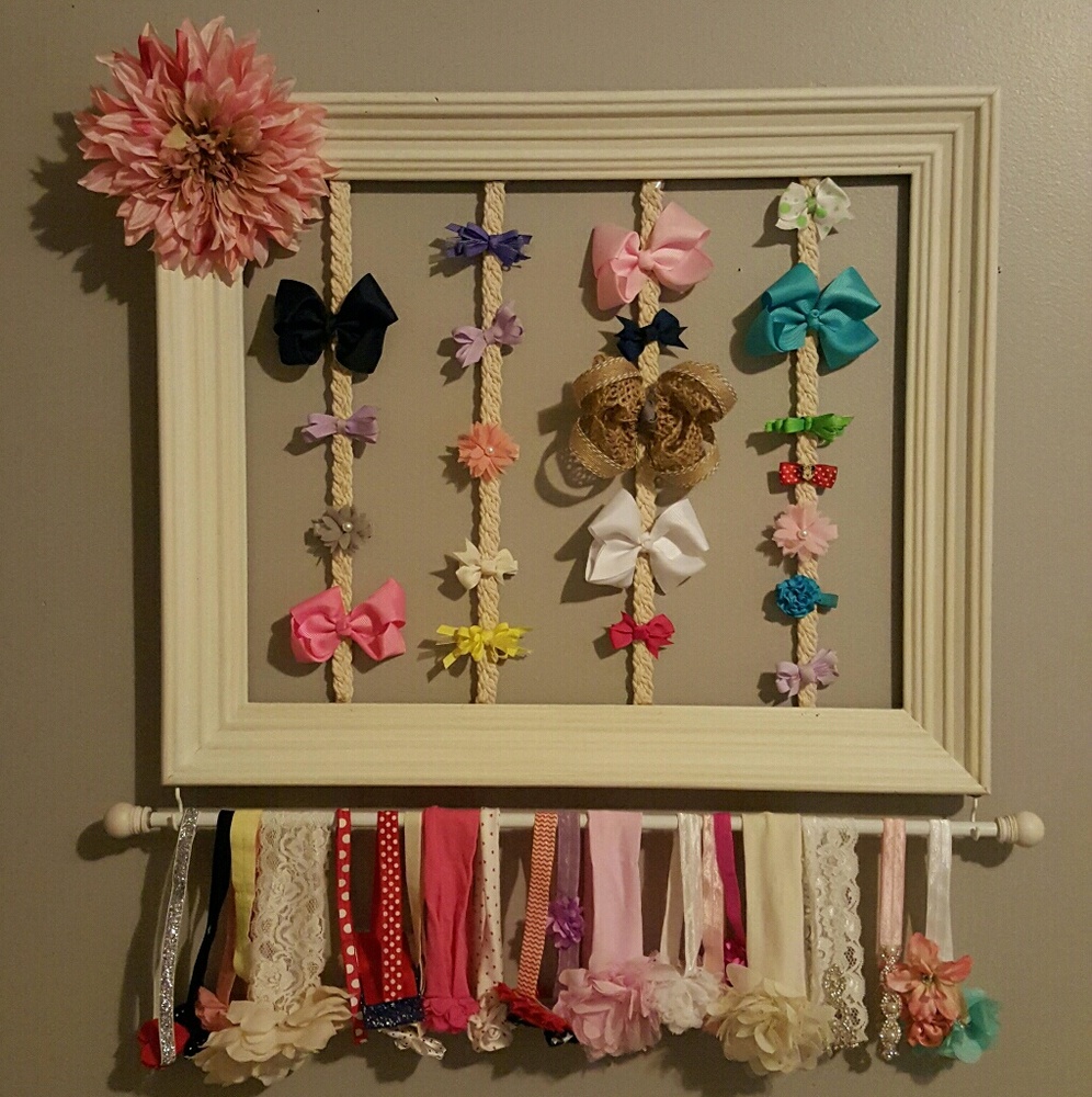 Hand made bow hangers🎀
