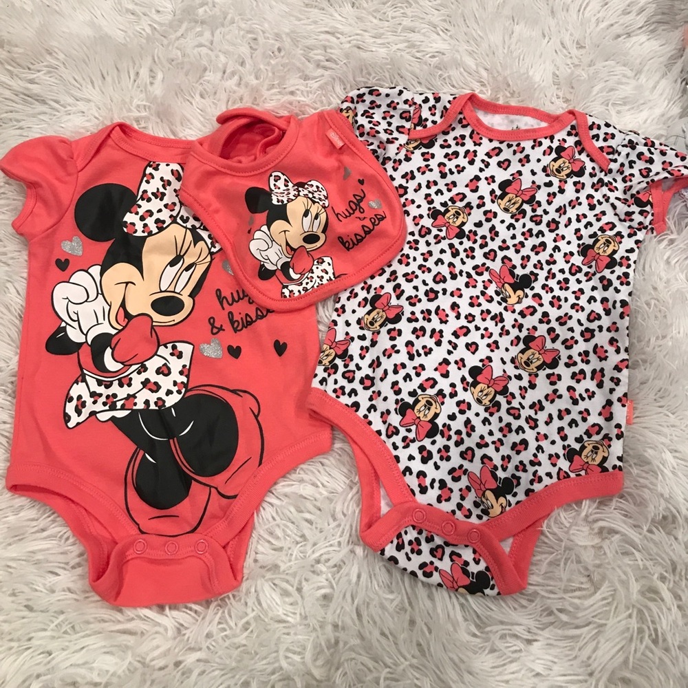 DISNEY MINNIE MOUSE ONESIES WITH BIB❤️