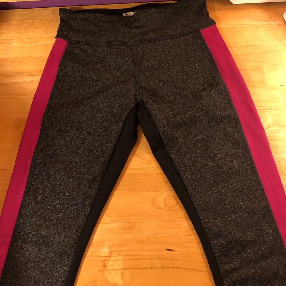 Forever 21 Workout Cropped Leggings XS
