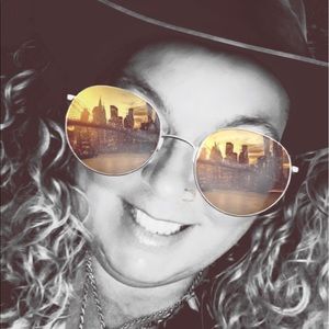 Meet your Posher, Wendy