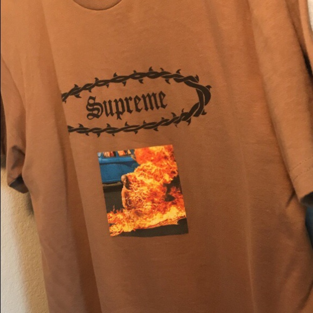 Supreme shirt large