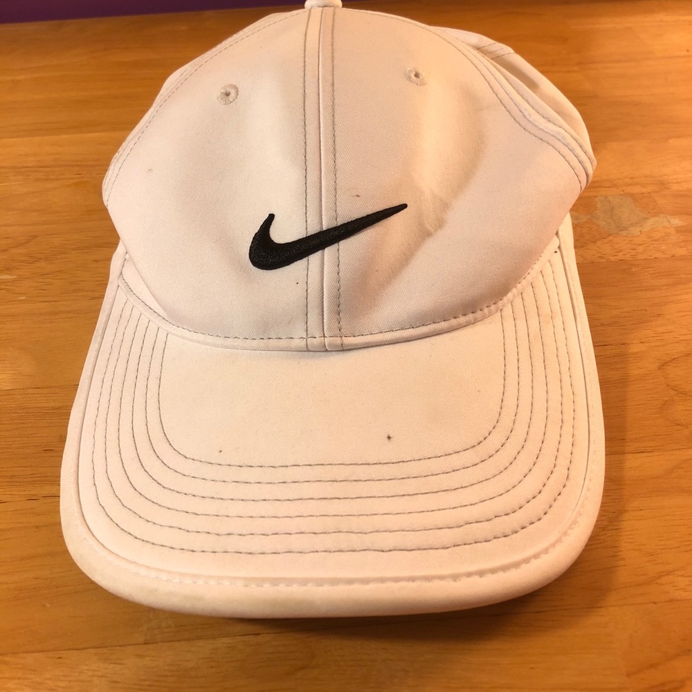 White Nike Adult One Size Hat