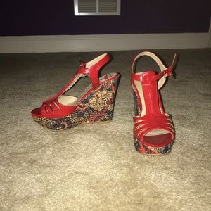 Kenneth Cole Red Paisley Wedges