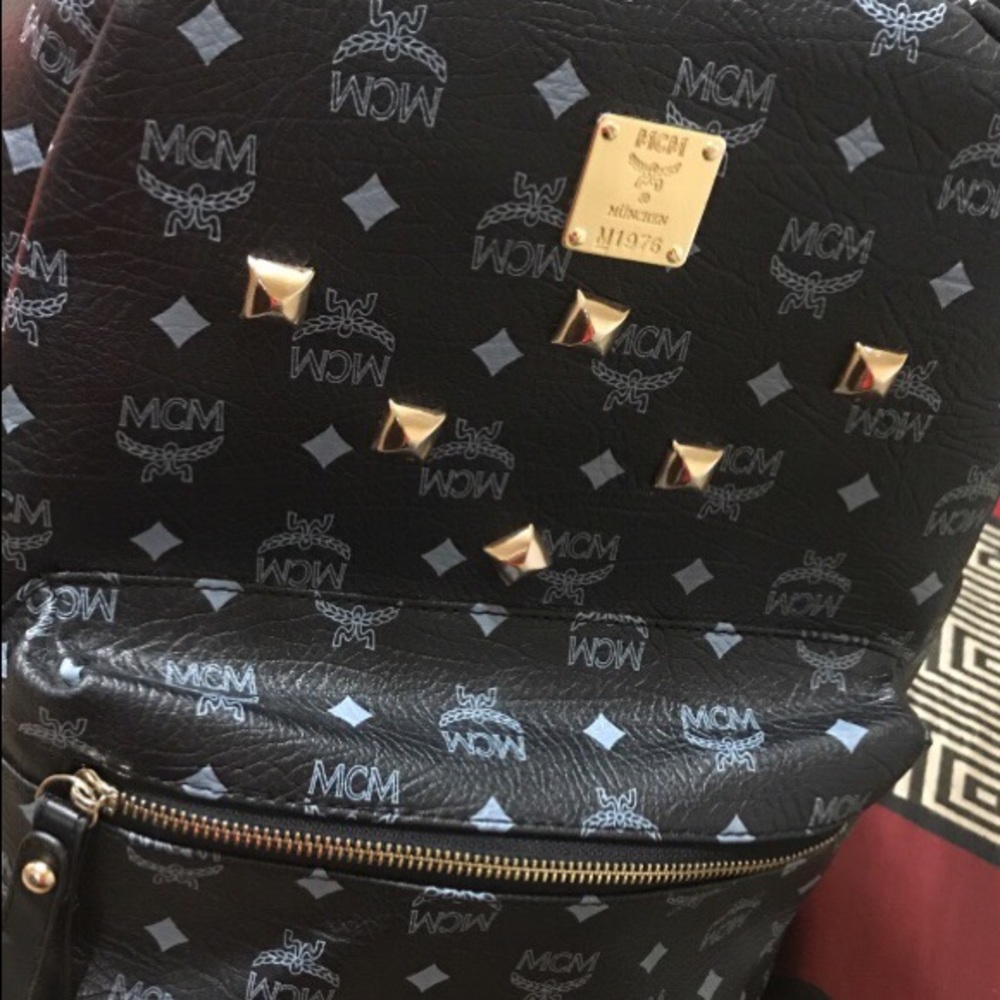 MCM BLACK BACKPACK REPLICA LOOKS 100% real