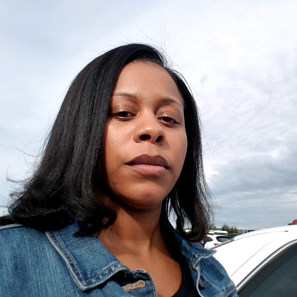 Meet your Posher, Denise