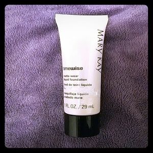 timewise matte wear liquid foundation beige 6