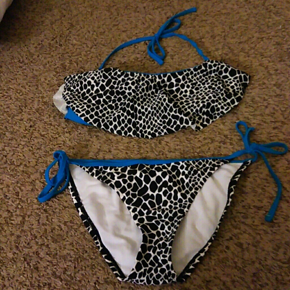 Halter top bathing suits removable strap