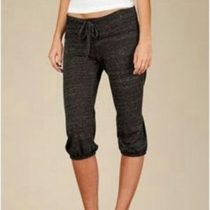 2️⃣for🔟 Alternative Apparel capris