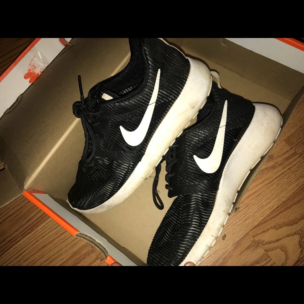 Nike roshes