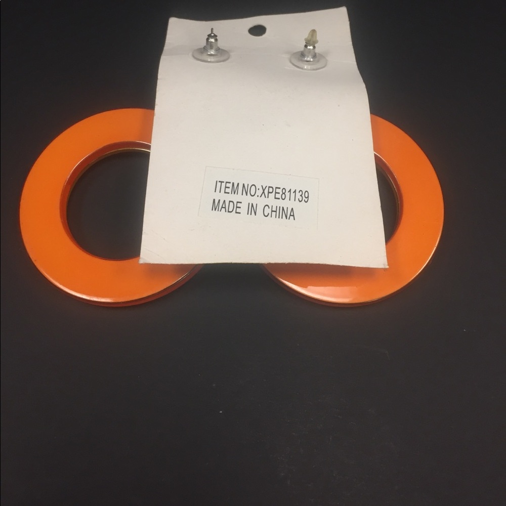 Late 1960s-style acrylic yellow & orange earrings - Picture 2 of 2