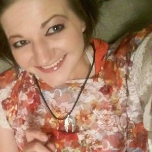 Meet your Posher, Adrienne