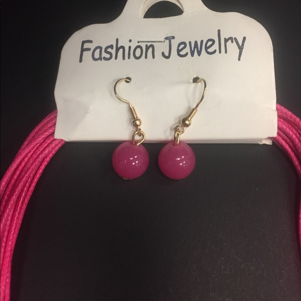 Bright pink necklace with earrings - Picture 2 of 4